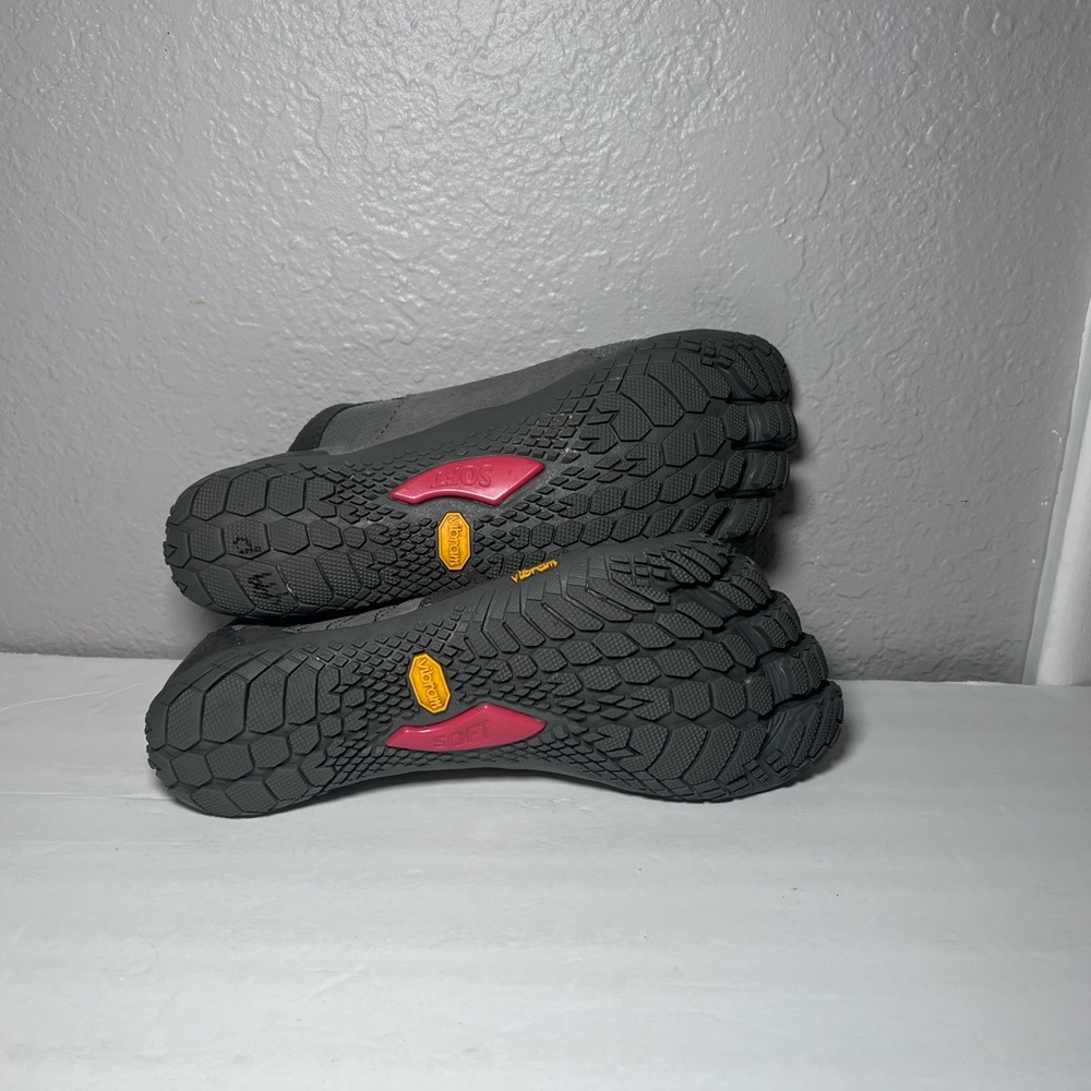 Vibram Women Size 7.5 / 8 FiveFingers Trek Ascent Hiking Shoes Mega Grip Grey - Picture 10 of 10